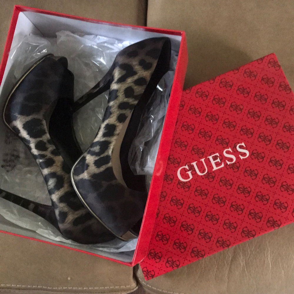 GUESS Cheetah Platforms